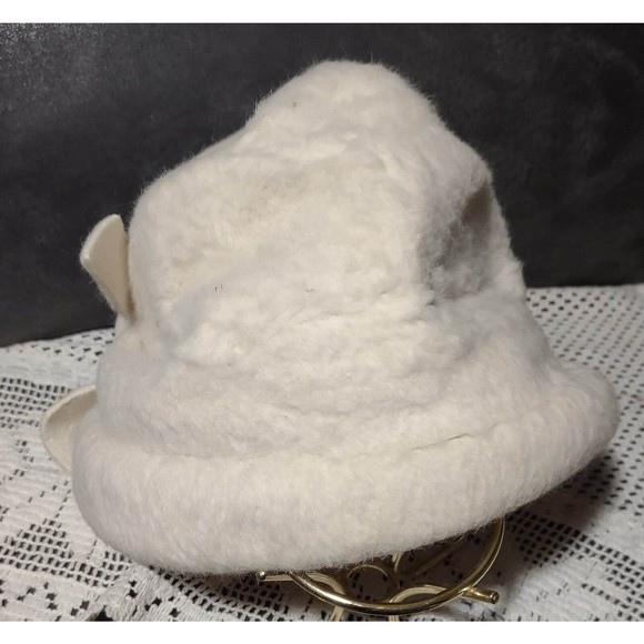 Vintage Womens White 100% Rabbit Fur Rhinestone Hat Made in Italy Valerie Modes - Picture 2 of 8